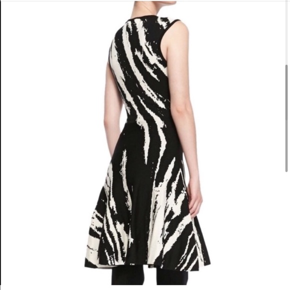 Ohne Titel Dress - Picture 2 of 7